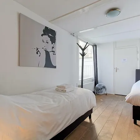 Spacious Canal Апартаменты *