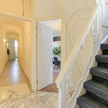 Spacious Canal Апартаменты Амстердам