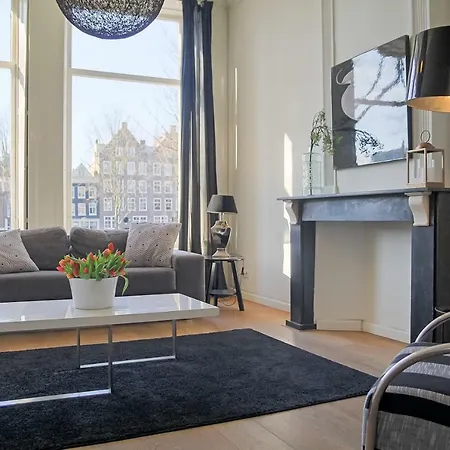 Spacious Canal Апартаменты *