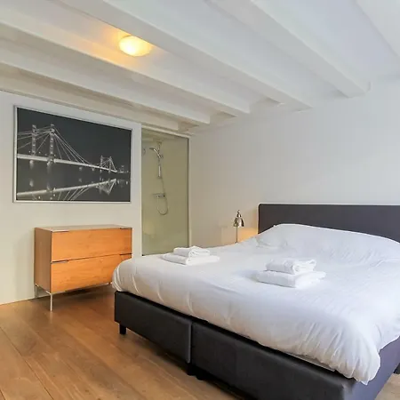Spacious Canal Апартаменты *