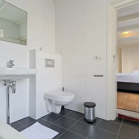 Spacious Canal Апартаменты